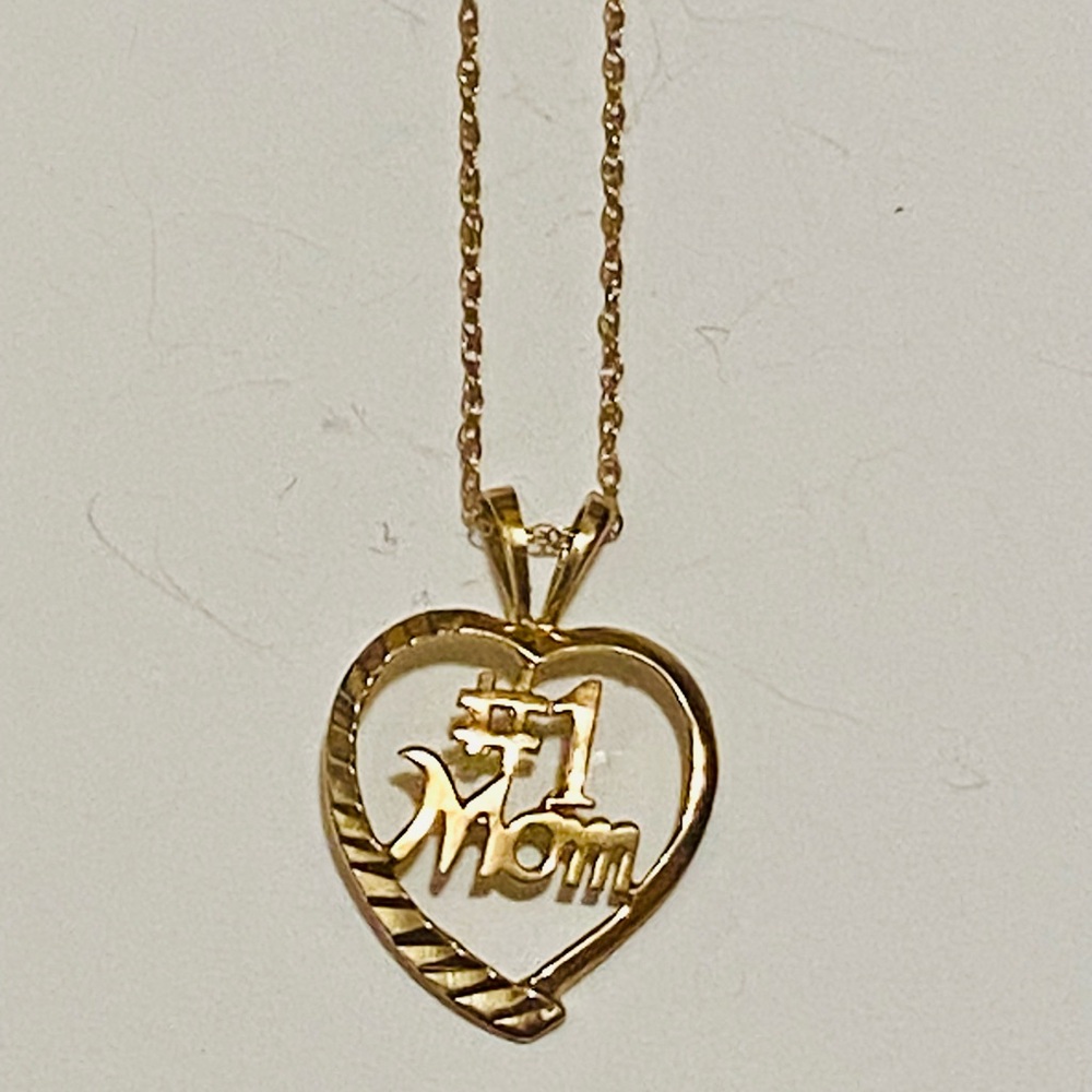 14K SOLID YELLOW GOLD #1 MOM HEART PENDANT & SOLID GOLD CHAIN SIGNED AURAFIN - Picture 2 of 16
